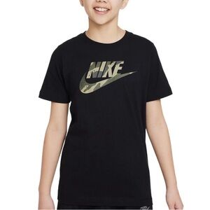 Nike Boys Camo Tshirt - Large
